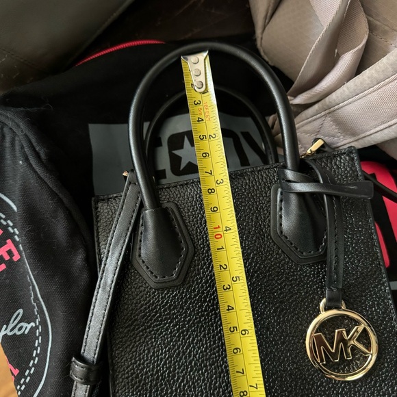 Michael Kors Mercer Extra Small Pebbled Leather Bag - Picture 7 of 9